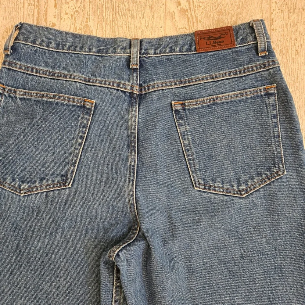 LL Bean Natural Fit Jeans 33x32 Medium Wash Straight Leg Denim Biker Grunge Y2K
